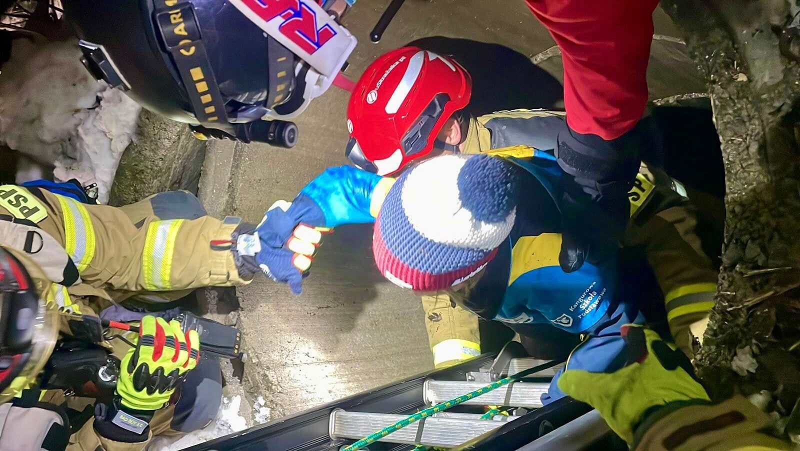 Dramatyczne chwile w Myślenicach: 7-latek wpadł do studni