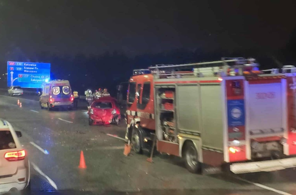 Poważny wypadek na A4 w Krakowie. Trzy samochody zderzyły się na obwodnicy