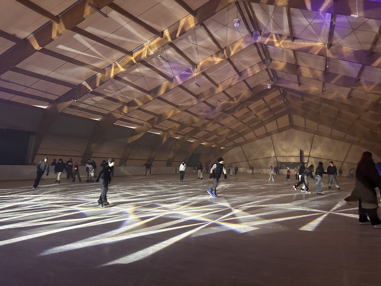 Darmowa nauka jazdy na łyżwach i nartach w Krakowie. Ferie pełne sportu i zabawy