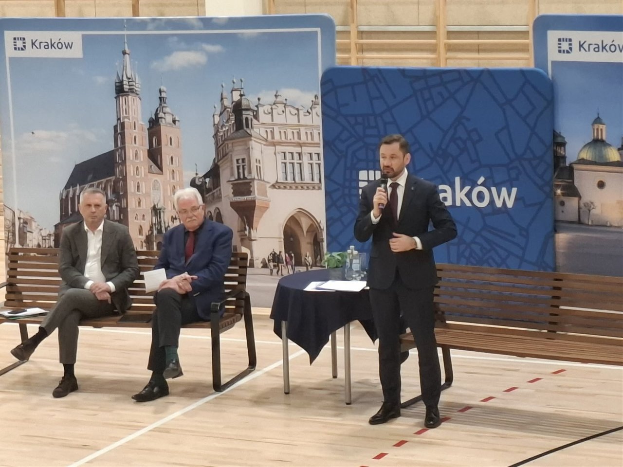 Złocień w Krakowie: mieszkańcy obawiają się wieżowców i braku infrastruktury