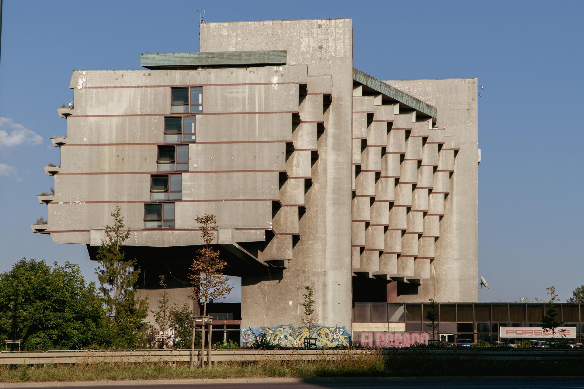 Hotel Forum znów bez ochrony? Ministerstwo uchyliło decyzję konserwatora